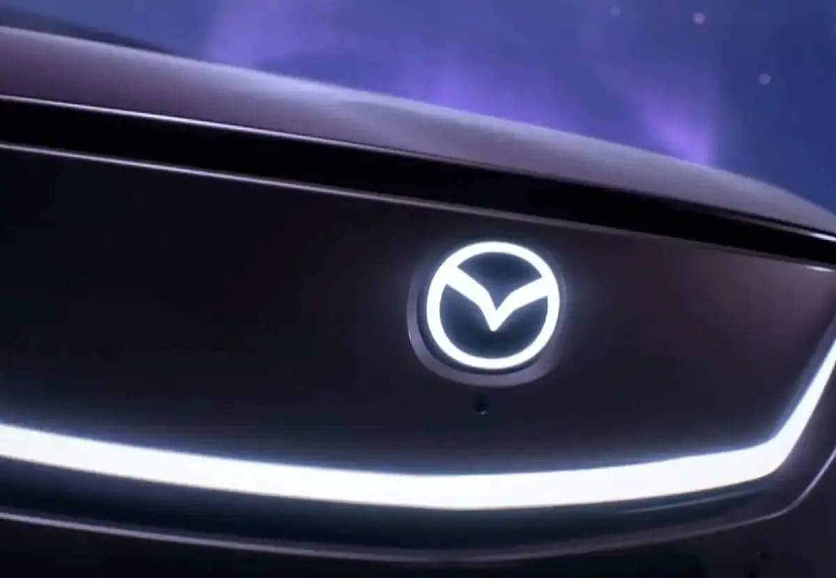Mazda EZ-6 gana el premio al Mejor Diseño de Automóvil 2026 1 Mazda EZ-60 facia