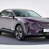 Mazda CX-6e morado frente