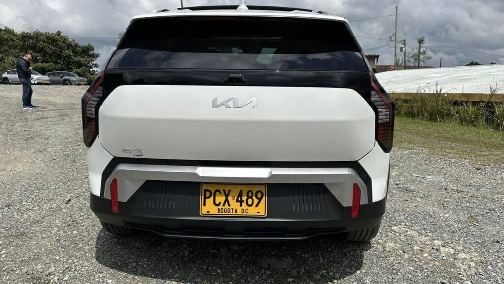 Kia EV3 2025: Llega a Colombia con 605 Km de Autonomía 4 kia ev3 llega a colombia 0004