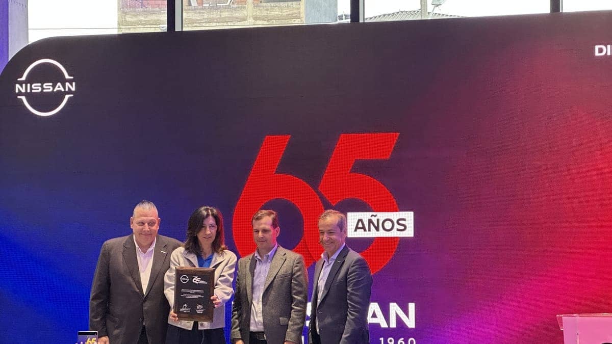 Nissan renueva su icónica vitrina Morato en Bogotá: Experiencia de otro nivel 9 Nissan 65 años en colombia