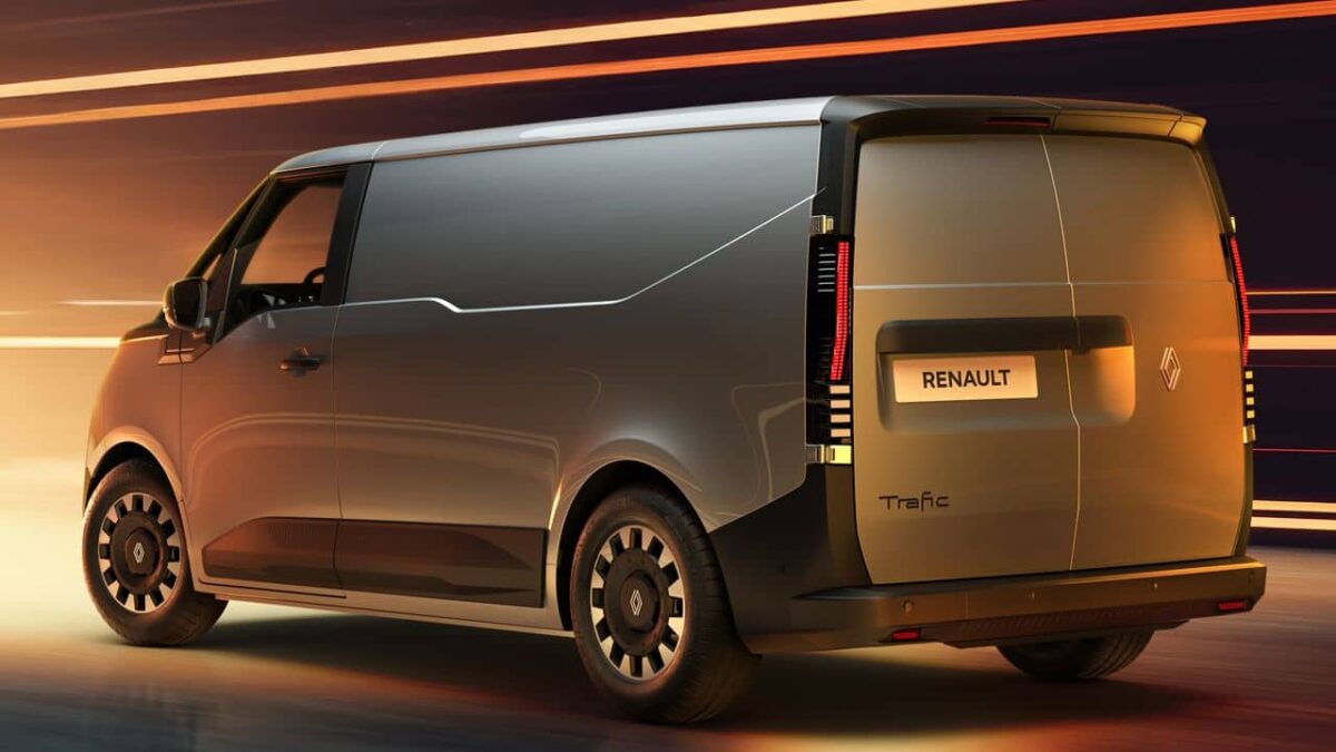 Renault Trafic E-Tech: la Van eléctrica que Compite con la Ford Transit 2 Renault Trafic E-Tech por detras