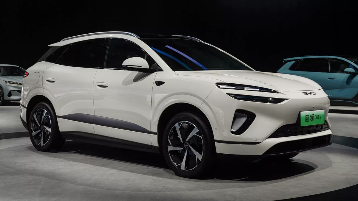BYD Sea Lion 06: Se parece tanto al Genesis GV60 que te hará mirar dos veces 2 BYD Sea Lion 06 blanco