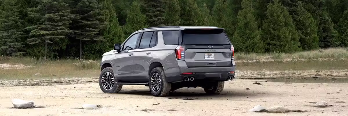 Chevrolet Tahoe 2025 llega a Colombia: La SUV que domina todos los terrenos sin perder el lujo 5 Chevrolet Tahoe 2025 detras