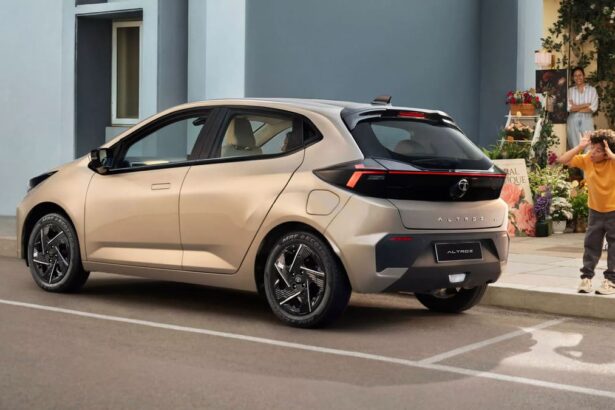 Tata Altroz 2025