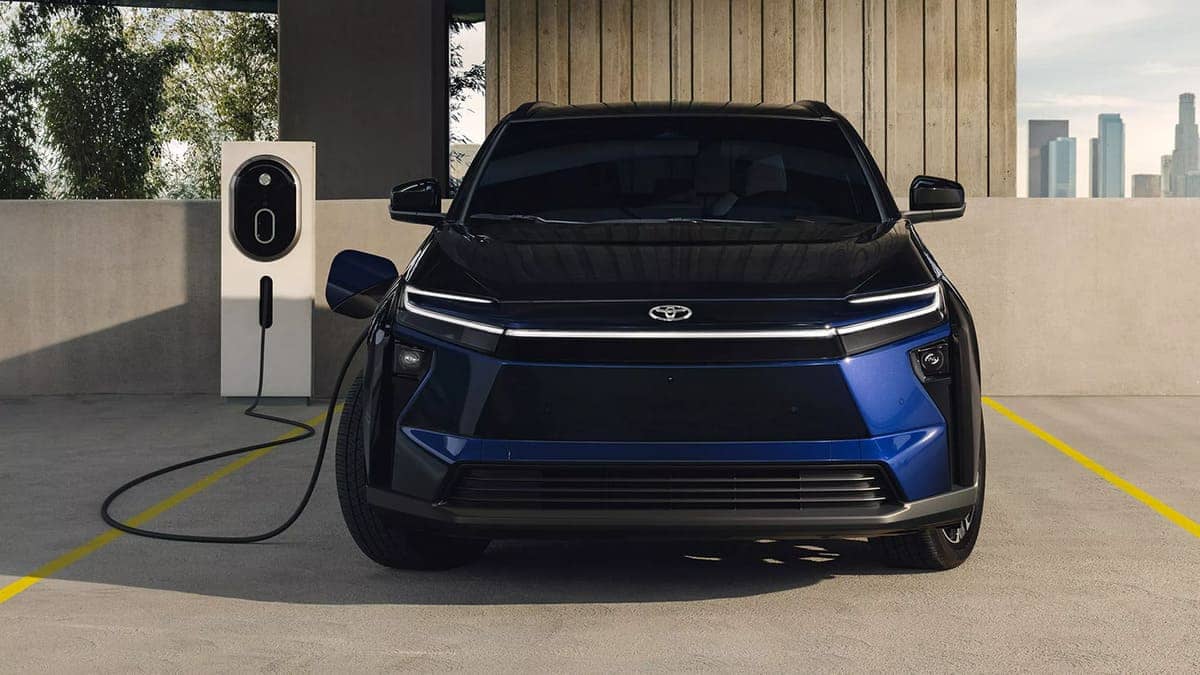 Toyota bZ 2026: El Renacimiento Eléctrico que Marca un Nuevo Rumbo para la Marca 4 Toyota bZ 2026 azul frente