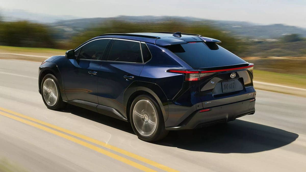 Toyota bZ 2026: El Renacimiento Eléctrico que Marca un Nuevo Rumbo para la Marca 6 Toyota bZ 2026 por detrás