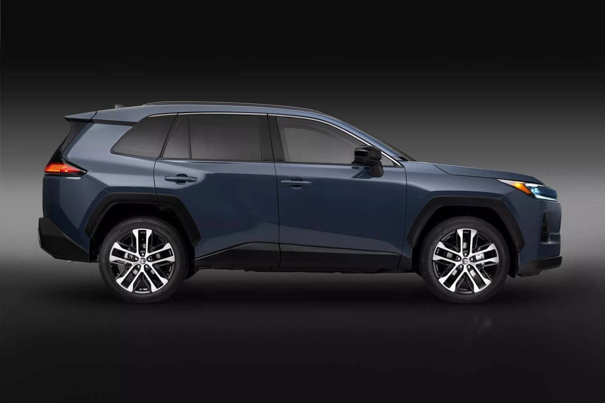 Toyota RAV4 2026 PHEV LATERAL