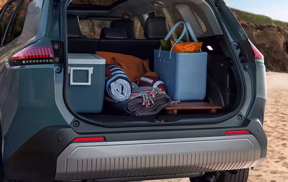 Nuevo Toyota RAV4 2026: Rediseño Total, y Solo Híbrida en todas sus versiones 9 Toyota RAV4 2026 maletero