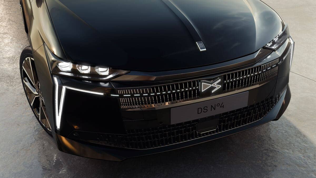 DS No. 4 2025: El hatchback premium francés ahora es eléctrico y más audaz que nunca 1 ds no 4 2025 00004