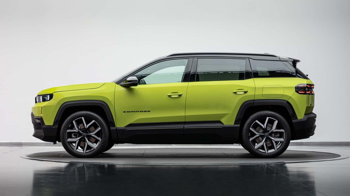 Nuevo Jeep Compass 2026: Más tecnológico, electrificado y con espíritu aventurero intacto 6 Nuevo Jeep Compass 2026 lateral