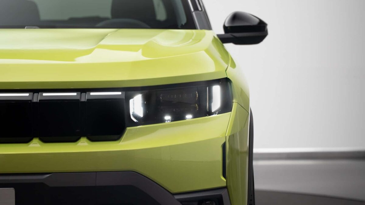 Nuevo Jeep Compass 2026: Más tecnológico, electrificado y con espíritu aventurero intacto 8 Nuevo Jeep Compass 2026 faros