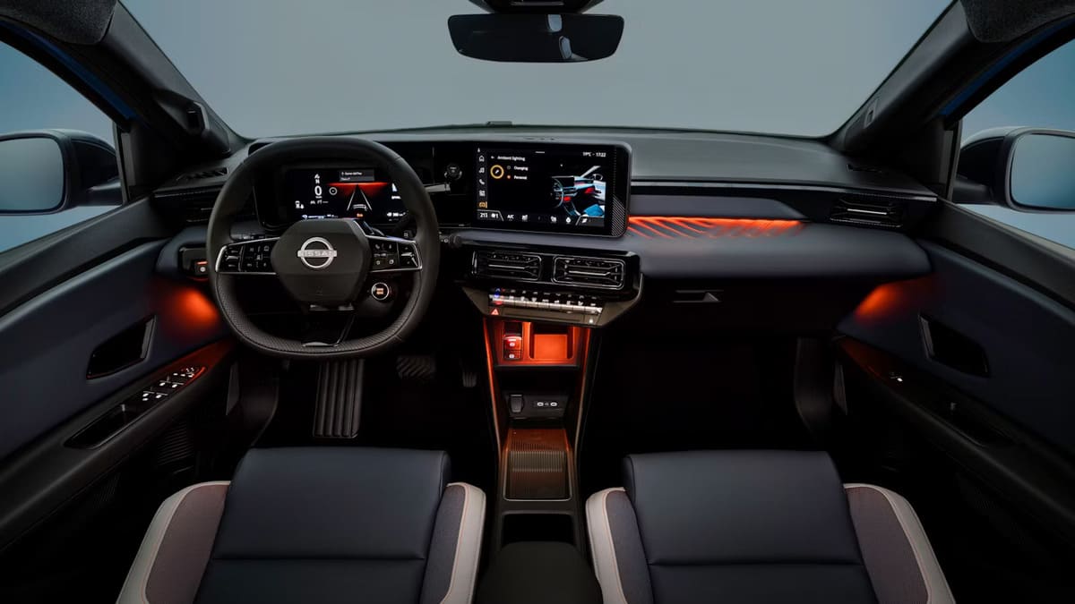 Así es el Nissan Micra 2026: El eléctrico japonés que desafía al Renault 5 5 Nissan Micra 2026 interior