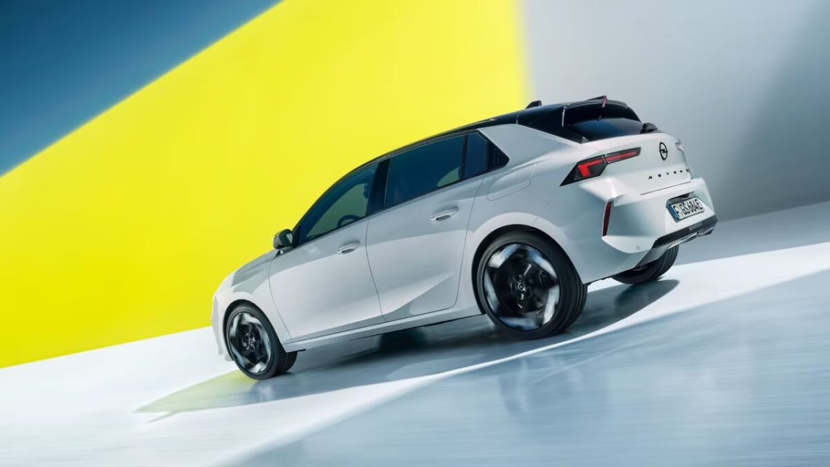 Opel GSE entra de lleno en la era eléctrica: lo que sabemos hasta ahora 2 opel astra hybrid gse exterior