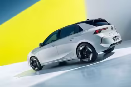 opel astra hybrid gse exterior