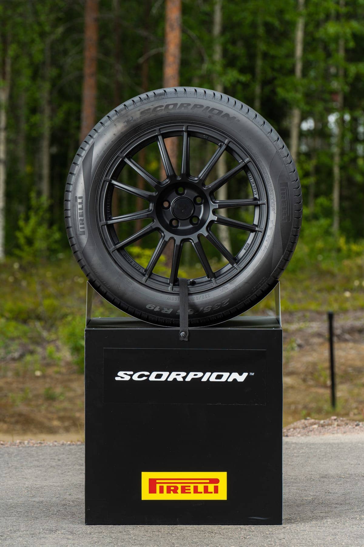 Los Nuevos Neumáticos Pirelli Scorpion en Colombia: ¿Cuál es el Ideal para tu SUV? 3 pirelli Scorpion 0001