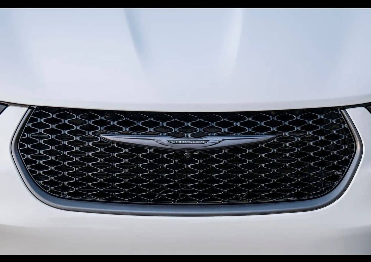 Chrysler Pacifica 2026 facia