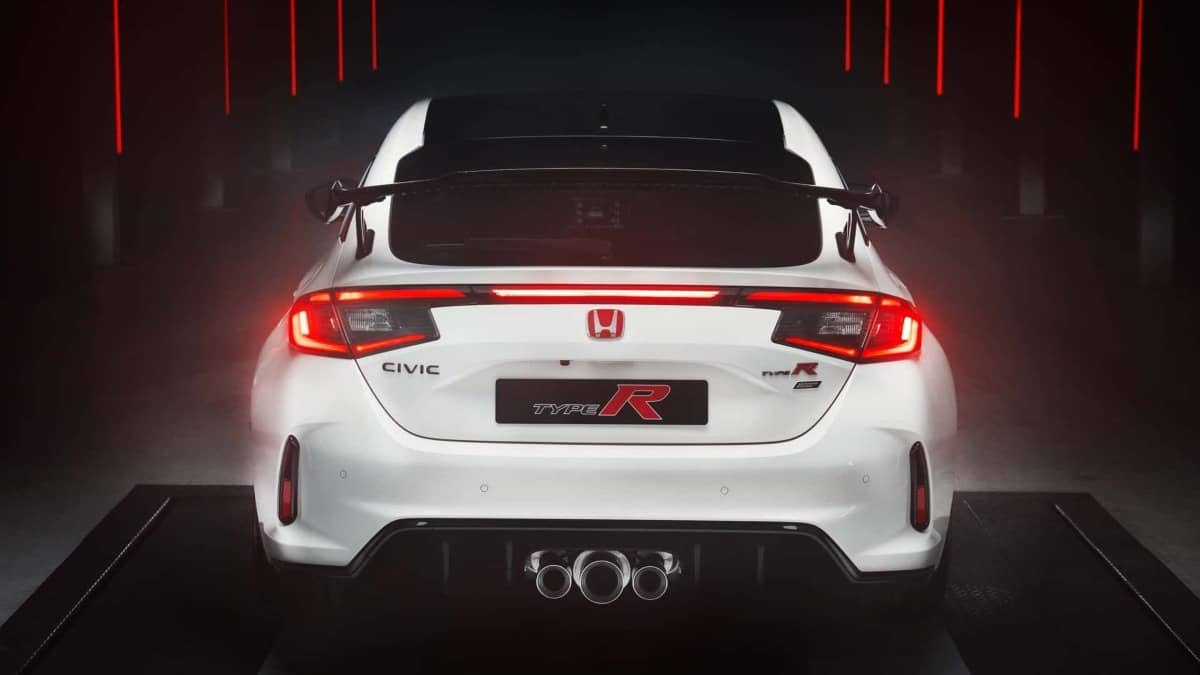 Honda Civic Type R Ultimate Edition: El rugido final del hot-hatch japonés en Europa 3 Honda Civic Type R Ultimate Edition POR DETRAS