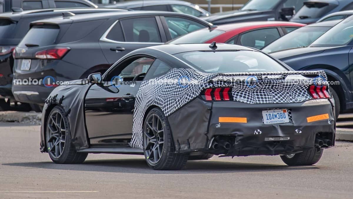 Nuevo Shelby GT500 2026: lo que sabemos sobre su brutal diseño y sus más de 800 caballos 3 Shelby GT500 camuflado 0001