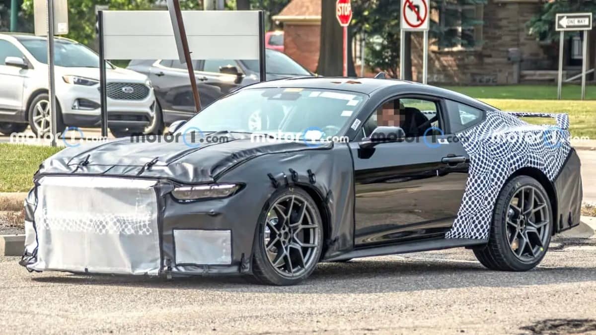 Nuevo Shelby GT500 2026: lo que sabemos sobre su brutal diseño y sus más de 800 caballos 4 Shelby GT500 camuflado 0002