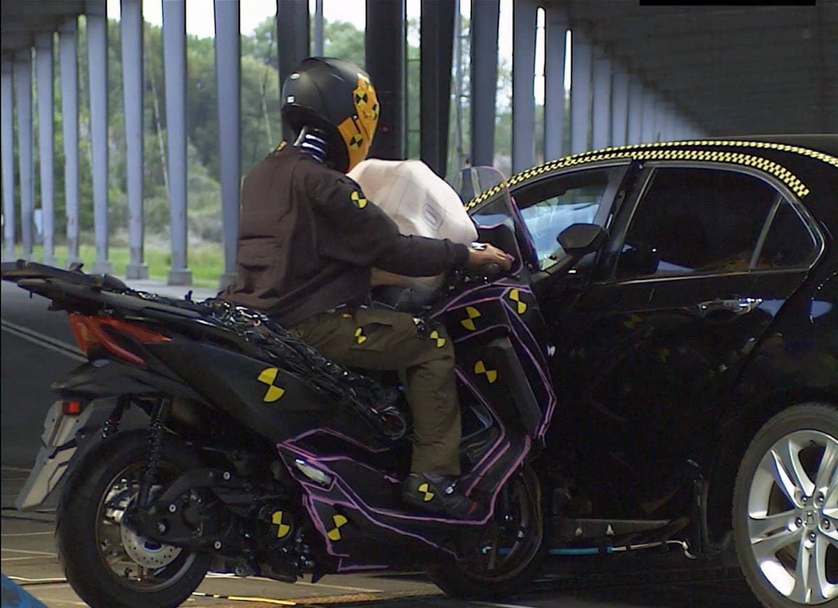 Este nuevo airbag para motos promete revolucionar la seguridad de los motociclistas 4 Airbag para motos