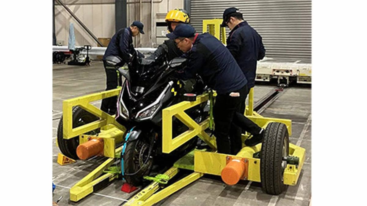 Este nuevo airbag para motos promete revolucionar la seguridad de los motociclistas 2 Pruebas Airbag para motos Toyoda