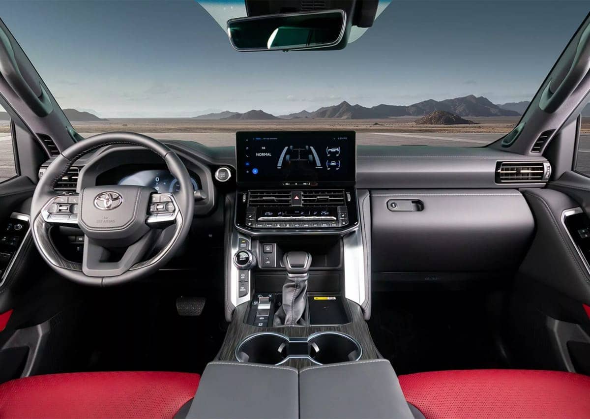 Toyota Land Cruiser 300 Híbrido 2026: El Más Poderoso de Todos los Tiempos 4 Toyota Land Cruiser 300 Híbrido 2026 interior