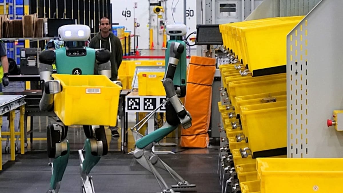 Amazon y su Futuro Imparable: Robots Humanoides con IA y Vanes Eléctricas Rivian para Entregas 2 humanoides Amazon