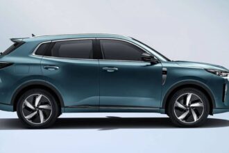 Changan CS55 Plus Híbrido Enchufable lateral