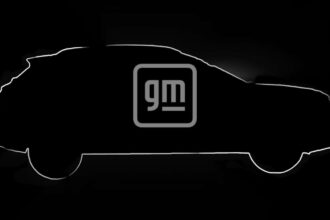 Chevrolet crossover teaser 001