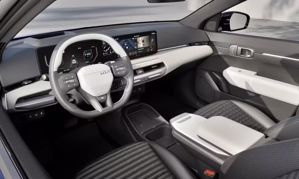 Kia EV4: el eléctrico que podría destronar a Tesla… o al menos sacudirle el trono 4 Kia EV4 2026 002