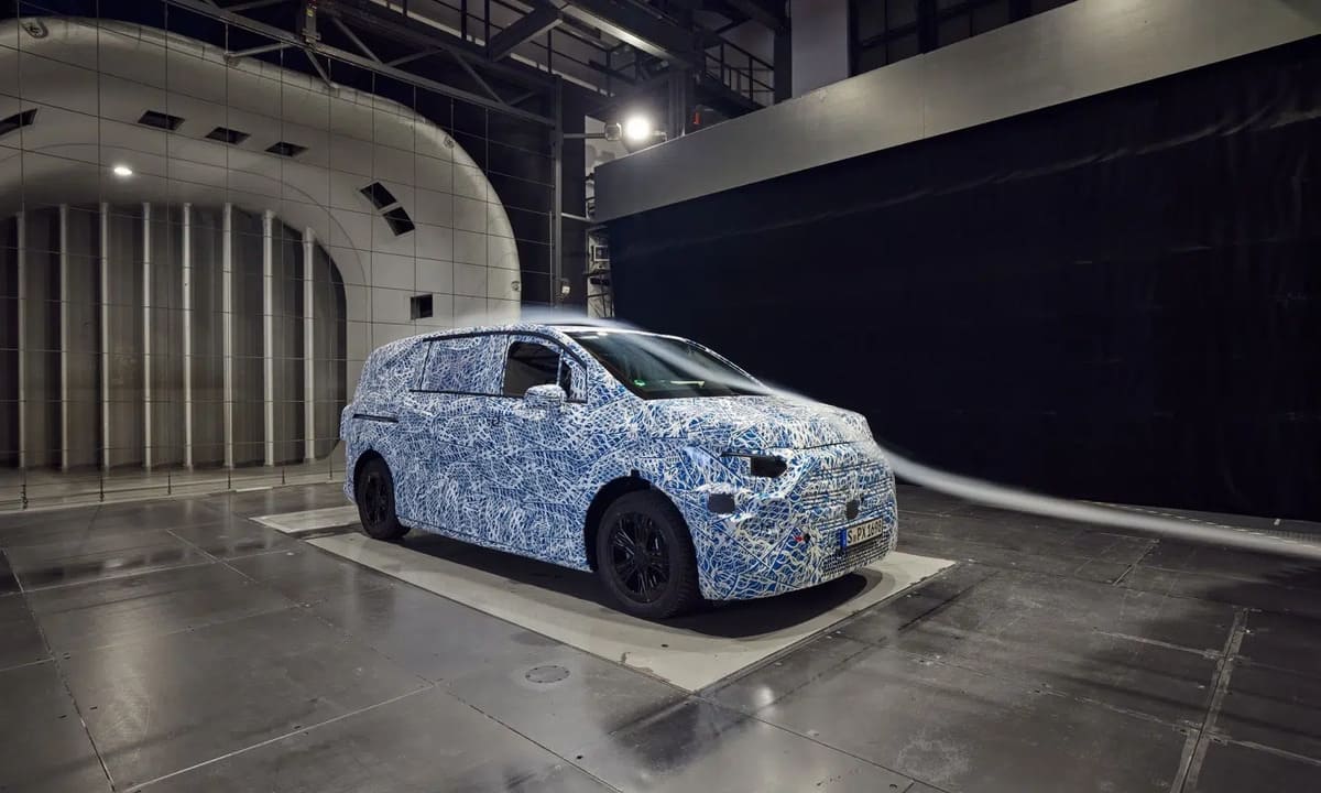 Mercedes VLE: La nueva van eléctrica que redefine la movilidad de Mercedes-Benz 3 Mercedes Benz VLE oficial spy photo 10.jpeg