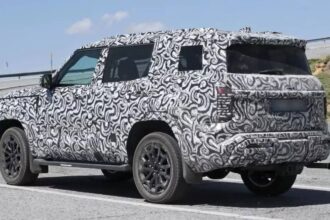 Mitsubishi Montero 2027 espia 0001