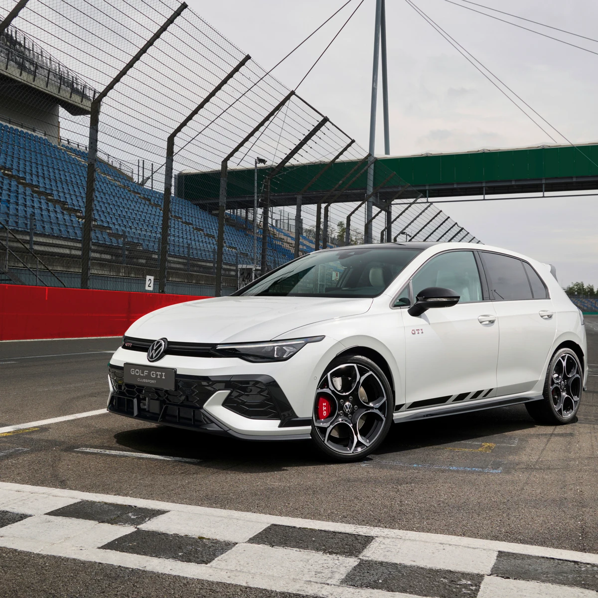 Bridgestone Potenza Race: Las Llantas que Llevan al Golf GTI Edition 50 a Hacer Historia en Nürburgring 2 volkswagen golf gti clubsport 104