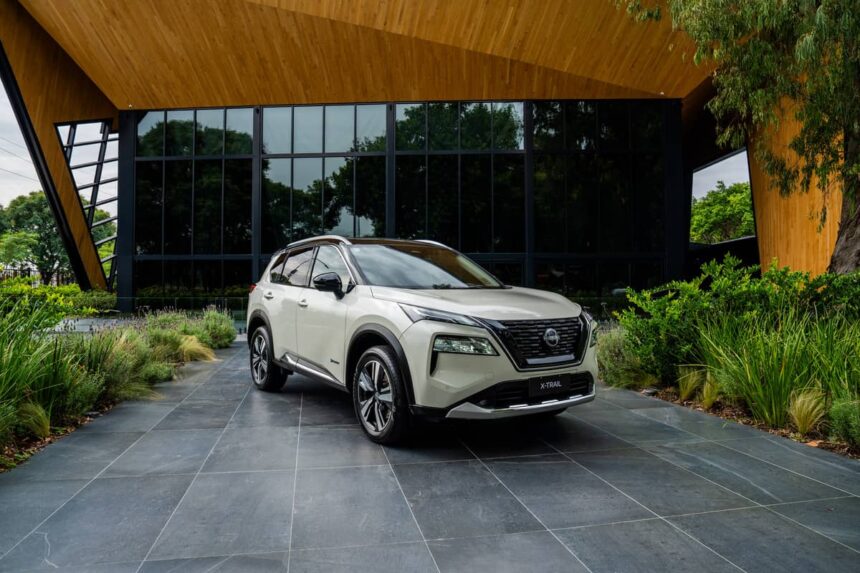 1. XTrail blanco