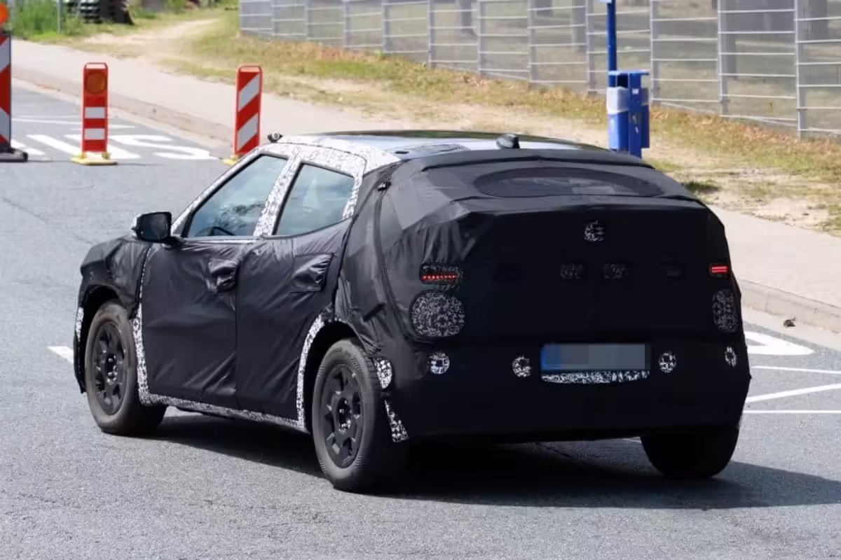 Hyundai Ioniq 2: El B-SUV eléctrico que promete autonomía y precio imbatible 3 Hyundai Ioniq 2 por detrás