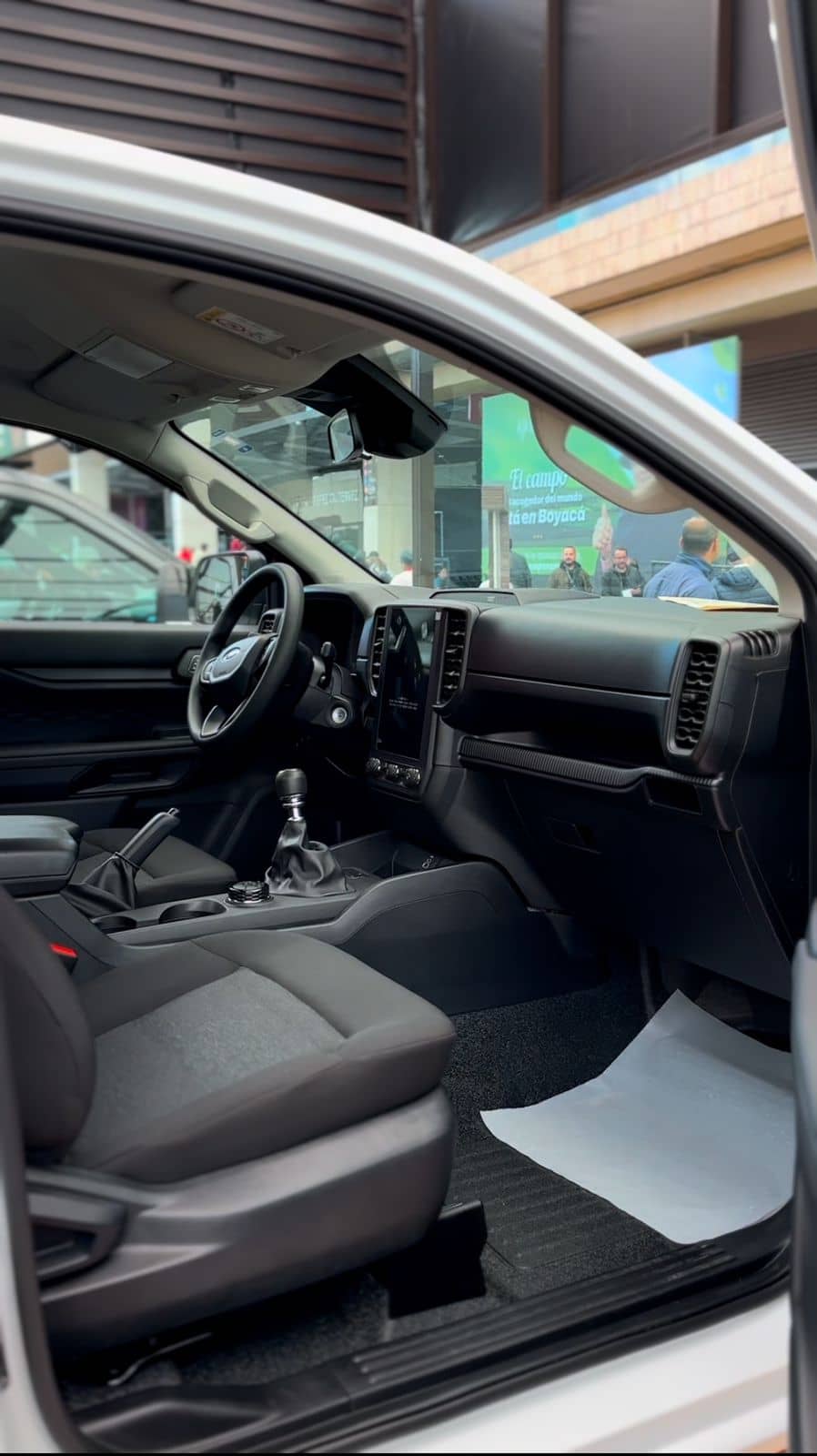 Ford amplía su inversión en Argentina a 700 millones de dólares: más producción y nuevas versiones de Ranger para la región 4 IMG001RC