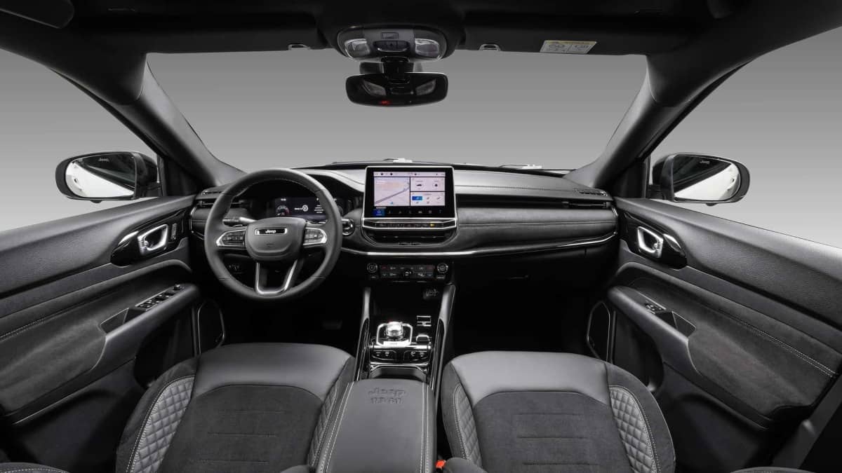Jeep Commander 2026: rediseño sutil y un salto tecnológico para el D-SUV más esperado 3 Jeep Commander 2026 interior