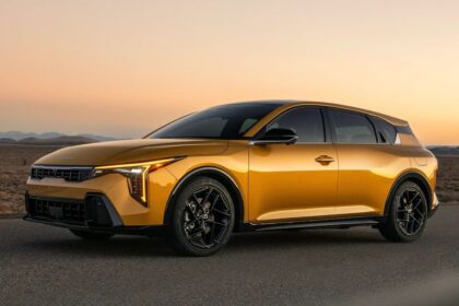 Kia K4 Hatchback 2026 frente