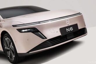 Nuevo Nissan N6 frente