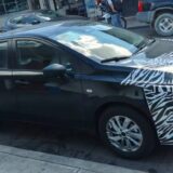 Nissan versa 2026 camuflado