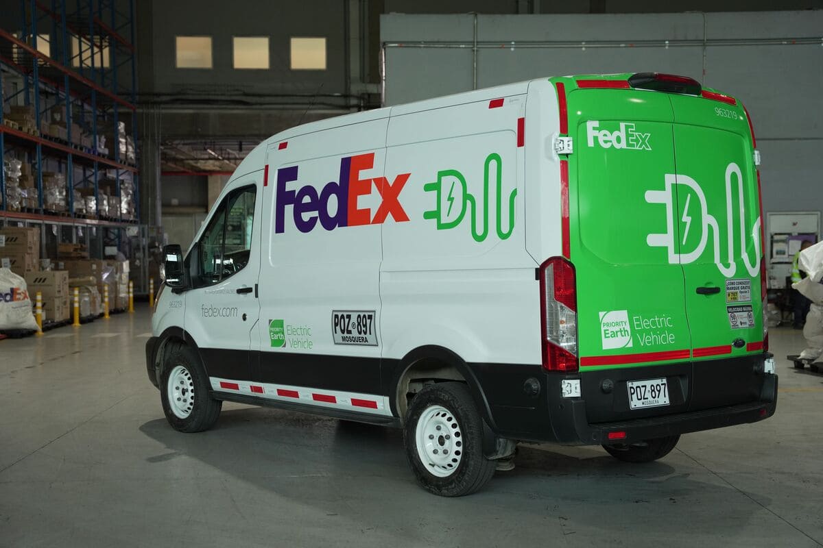 Ford E-Transit llega a FedEx Colombia: el impulso eléctrico que transforma la logística sostenible 4 Ford E Transit 002