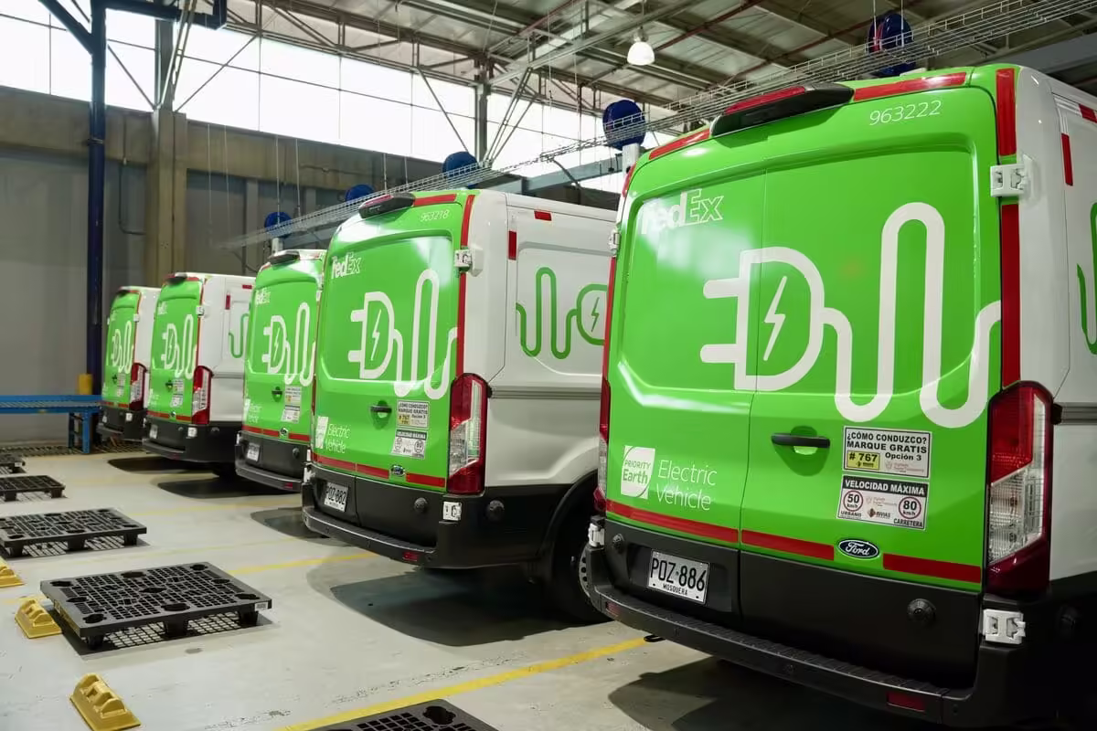 Ford E-Transit llega a FedEx Colombia: el impulso eléctrico que transforma la logística sostenible 3 Ford E Transit 004