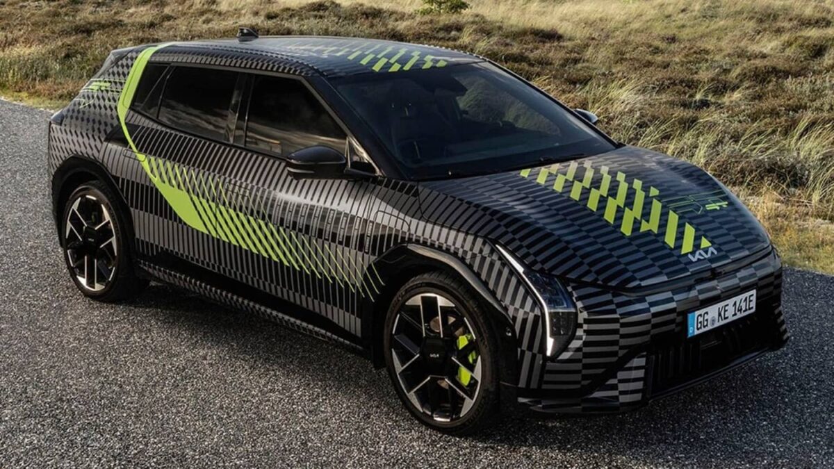 Kia GT Wrap Design: la nueva era deportiva del EV4 que redefine la electrificación 4 Kia EV4 GT GT Wrap 002