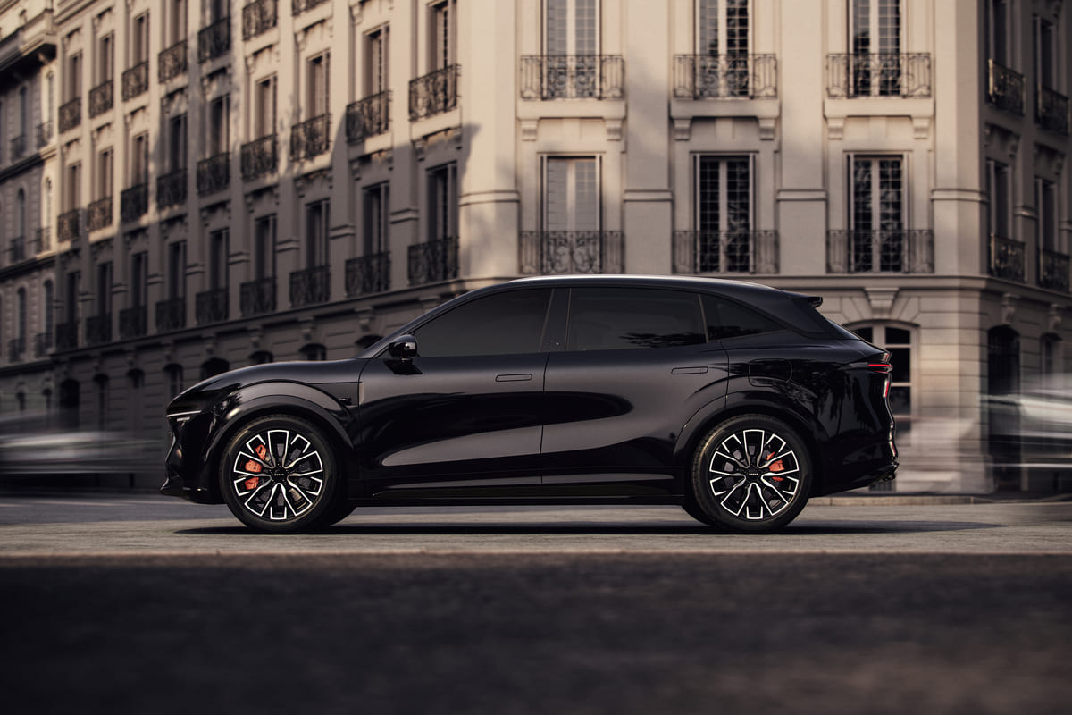 Zeekr 7X llega a Colombia: el SUV eléctrico que redefine la movilidad premium en 2025 2 25EM RHD 7X Lifestyle 77