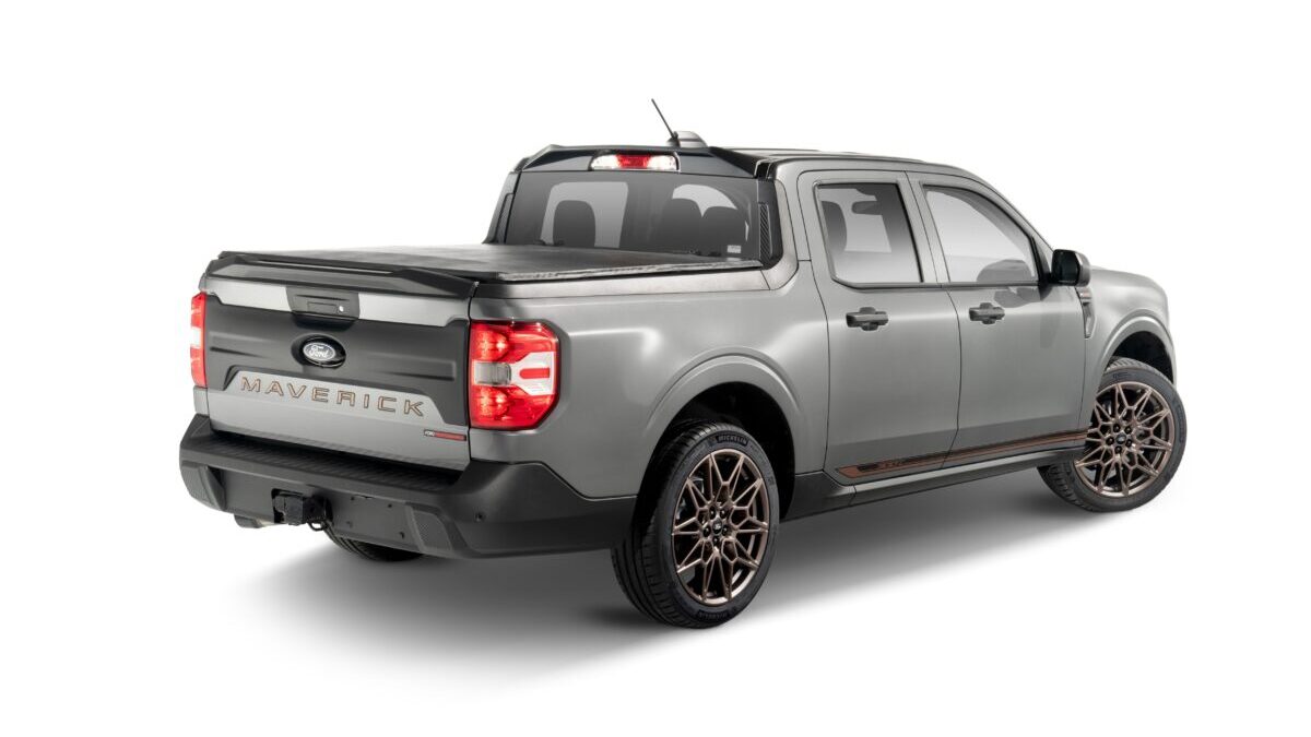 Ford-Maverick-300T detras