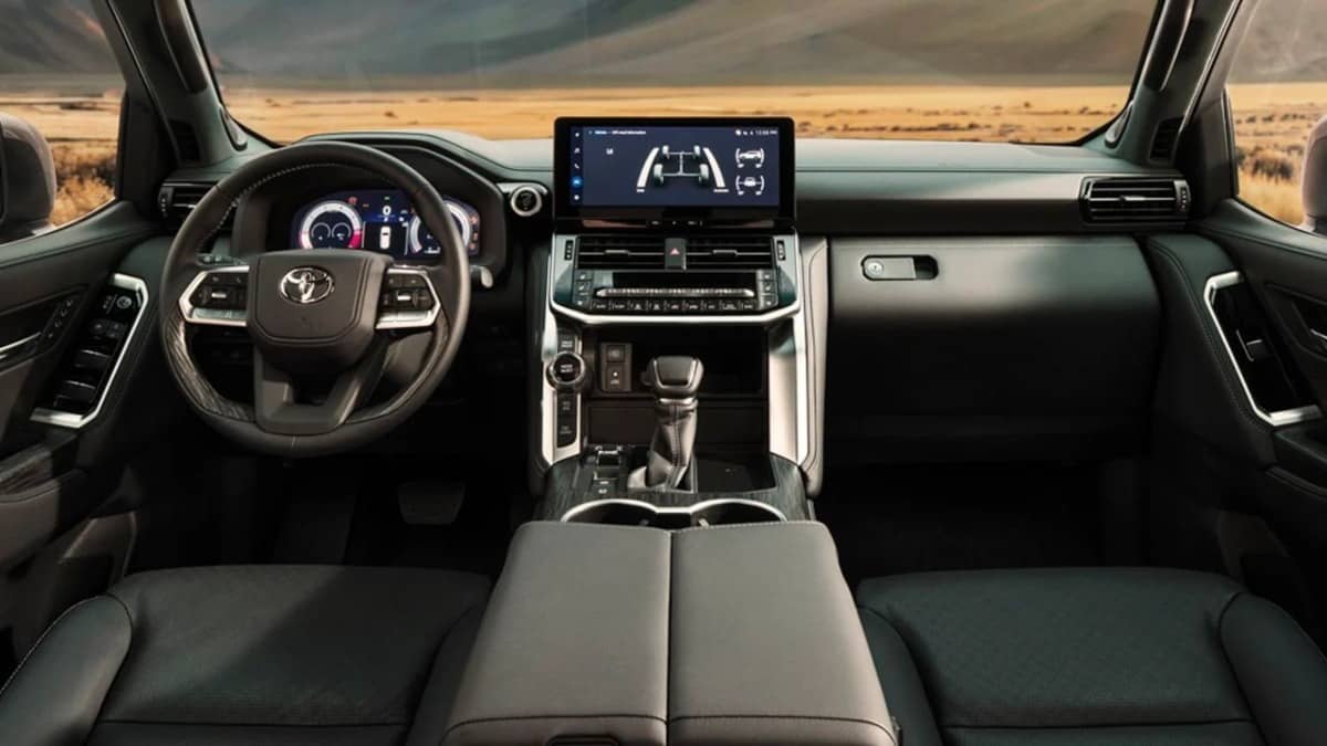 Toyota Land Cruiser 300 Hybrid 0002