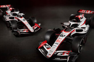 haas VF 26 toyota f1 0002