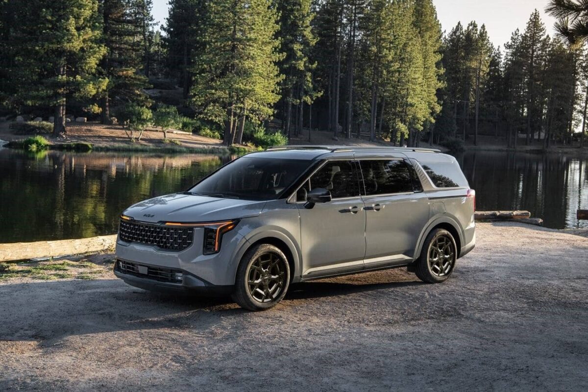 23260 2026 Carnival Hybrid