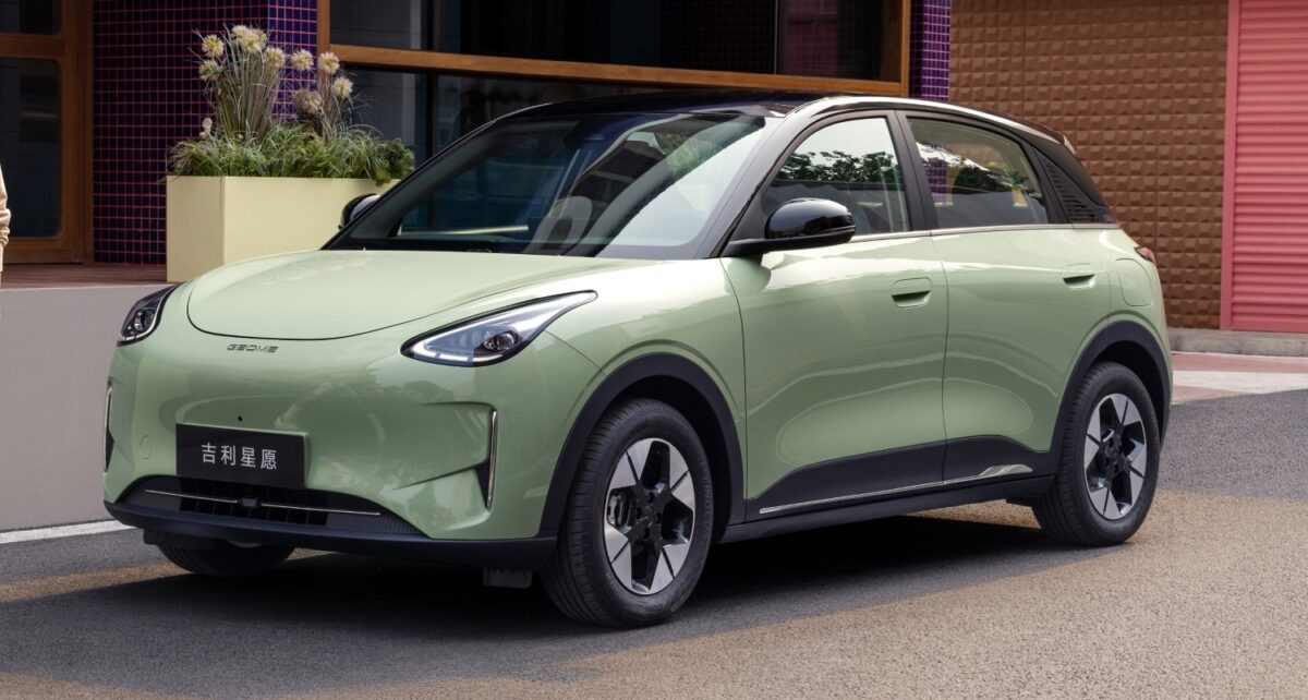 Geely EX2: el eléctrico que Renault producirá en Brasil y que puede cambiar el juego en la región 3 Geely EX2 2026 1 port