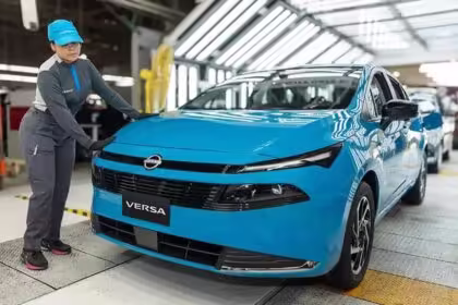 Nissan Versa 2027 0002